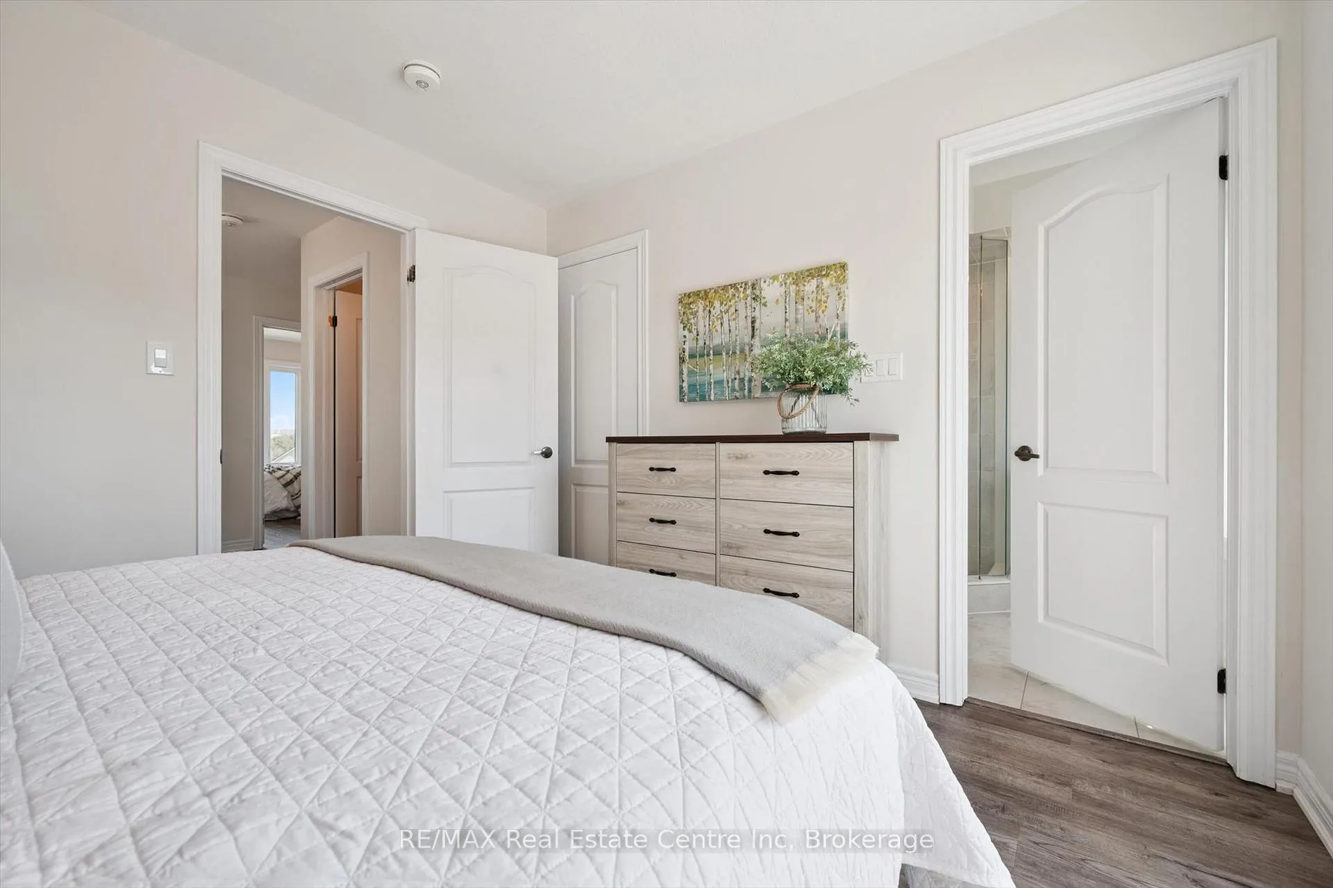Photo 22 of Unit 9, 126 Watson Parkway N, Guelph, Grange Road — HOMEH