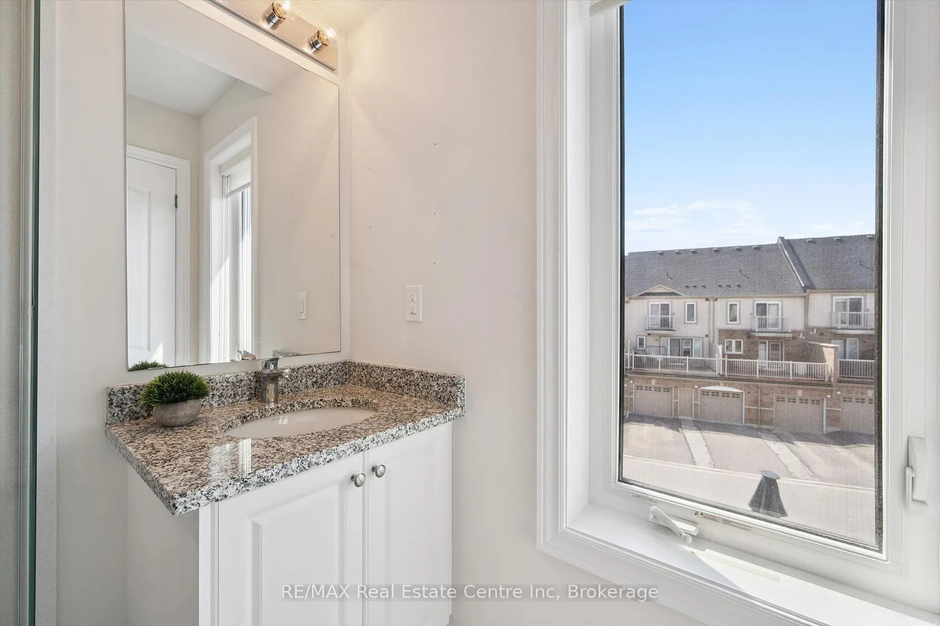 Photo 23 of Unit 9, 126 Watson Parkway N, Guelph, Grange Road — HOMEH