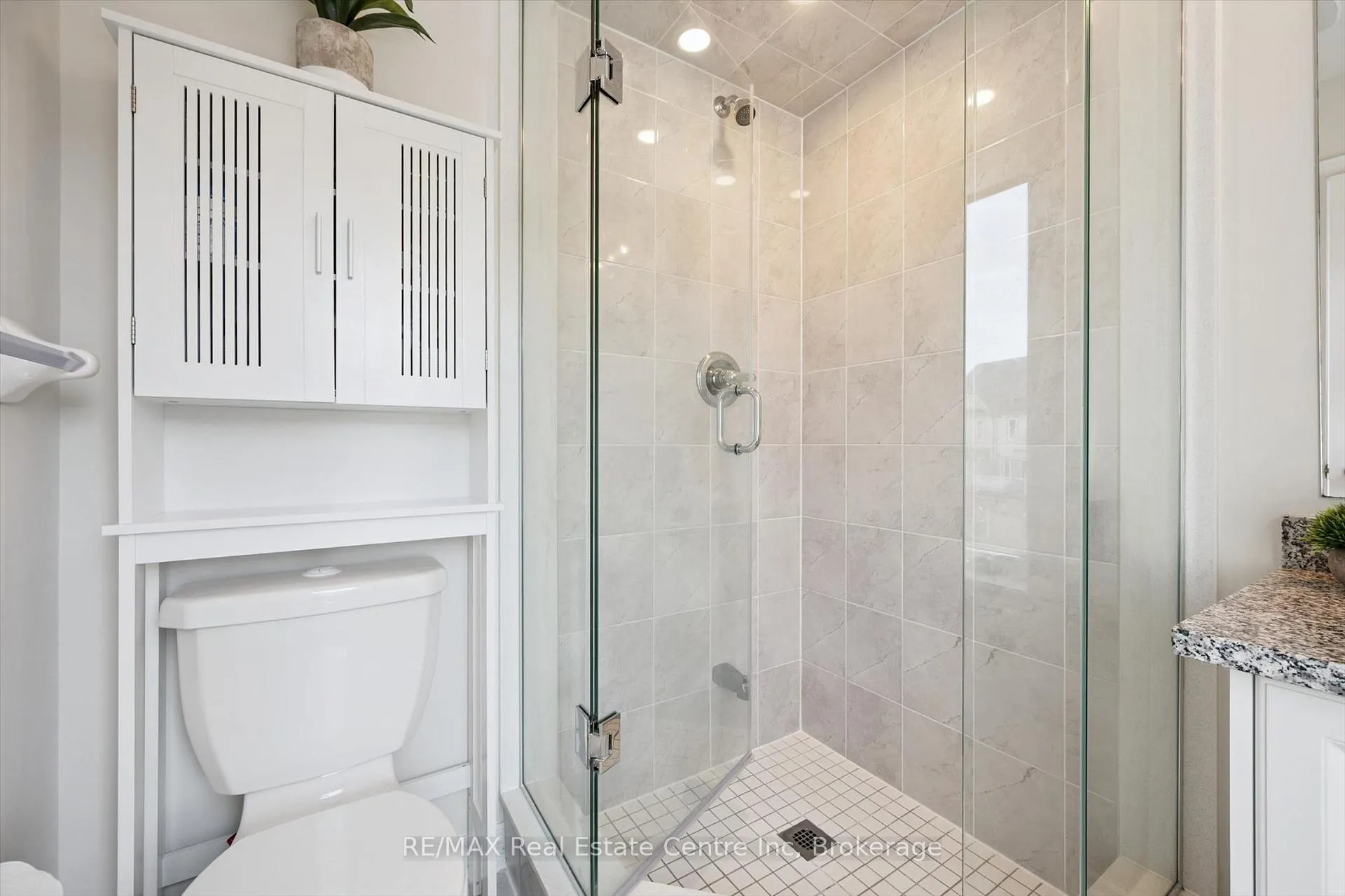 Photo 24 of Unit 9, 126 Watson Parkway N, Guelph, Grange Road — HOMEH