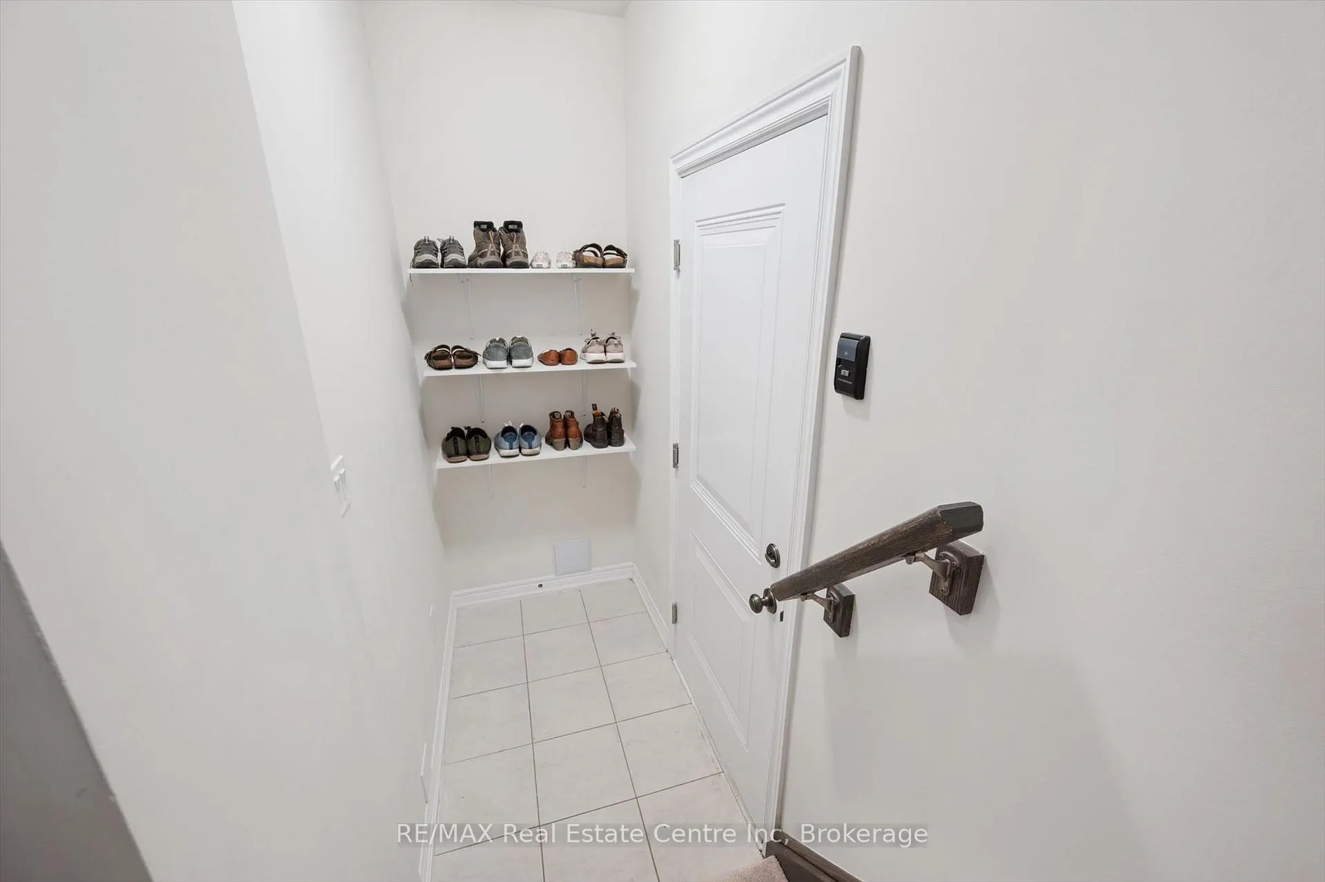 Photo 30 of Unit 9, 126 Watson Parkway N, Guelph, Grange Road — HOMEH