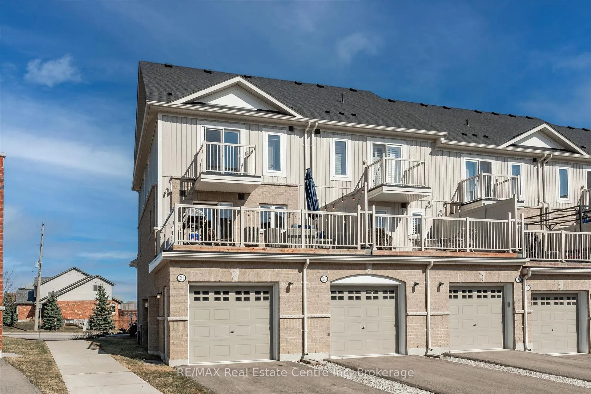 Photo 33 of Unit 9, 126 Watson Parkway N, Guelph, Grange Road — HOMEH