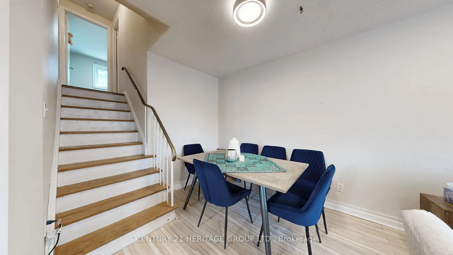 Photo 9 of 795 Greenfield Crescent, Newmarket, Huron Heights-Leslie Valley — HOMEH
