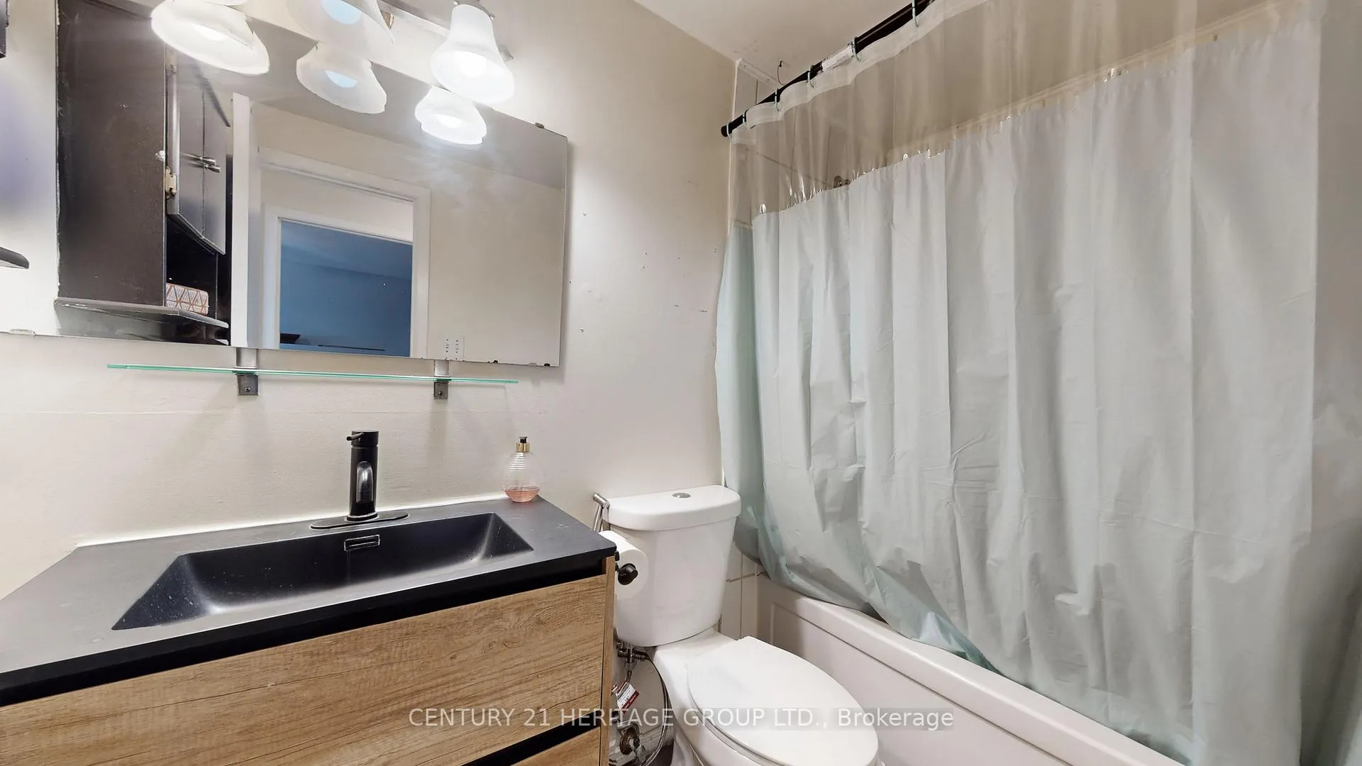 Photo 28 of 795 Greenfield Crescent, Newmarket, Huron Heights-Leslie Valley — HOMEH