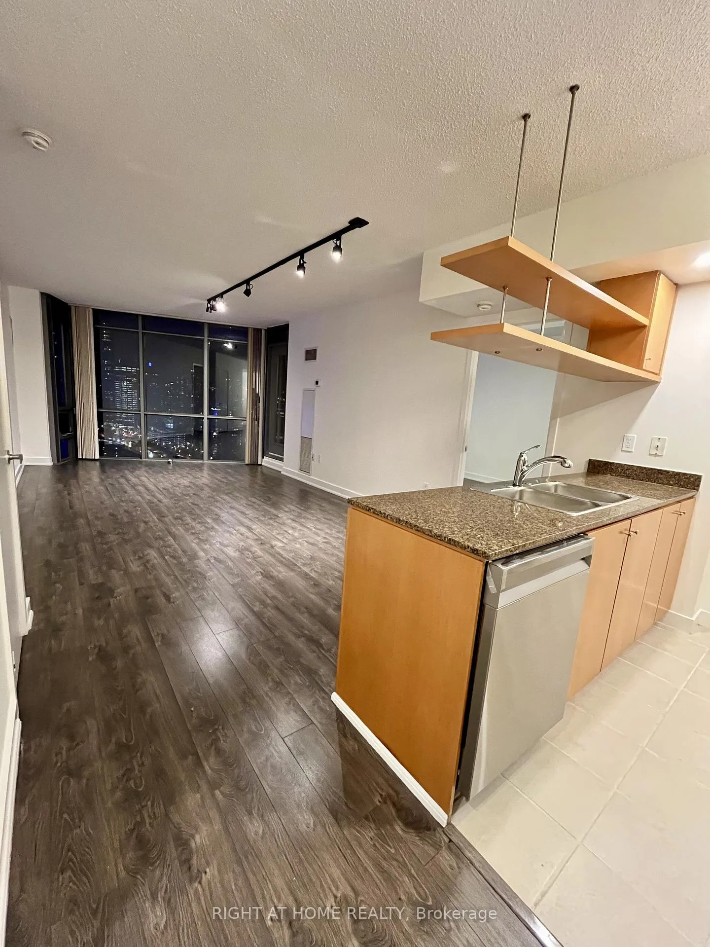Photo 3 of Unit 3101, 5 Mariner Terrace, Toronto, Waterfront Communities — HOMEH