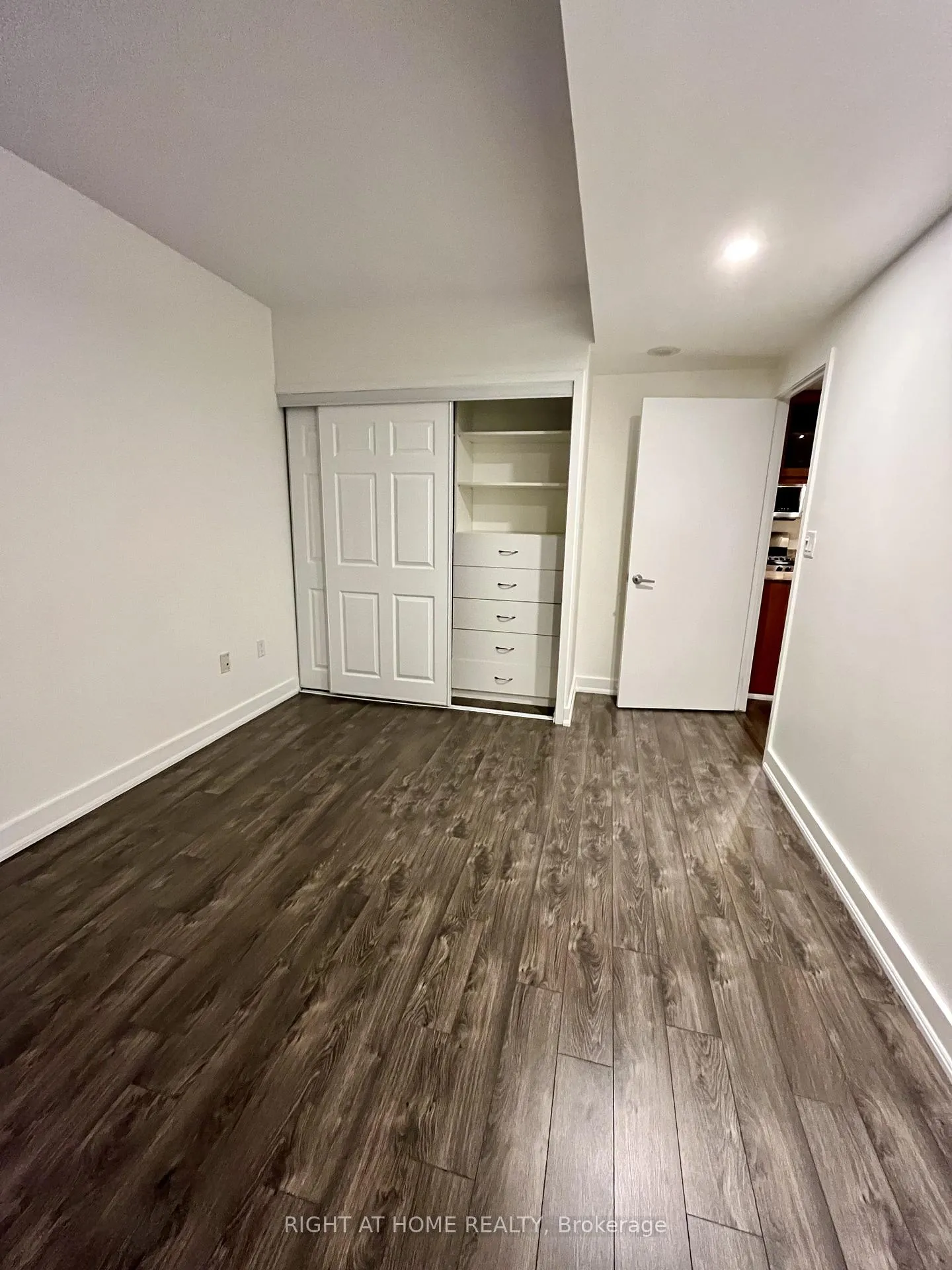 Photo 6 of Unit 3101, 5 Mariner Terrace, Toronto, Waterfront Communities — HOMEH