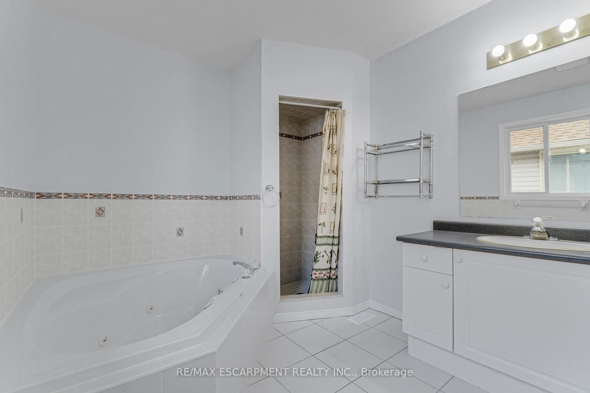 Photo 35 of 180 Fano Drive, Hamilton, Butler — HOMEH