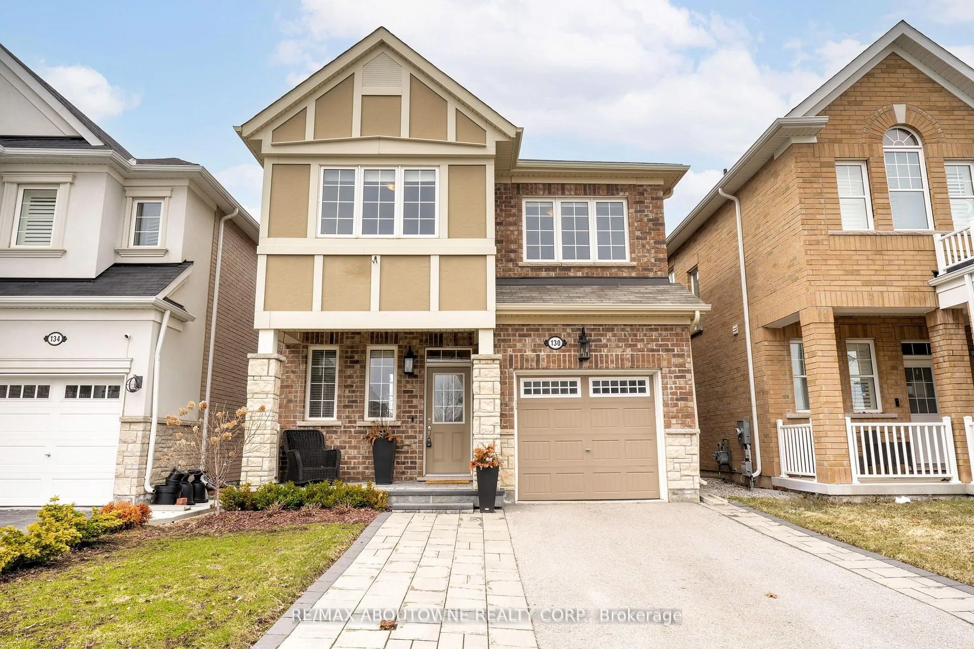 Photo 1 of 130 Stillwater Crescent, Hamilton, Waterdown — HOMEH