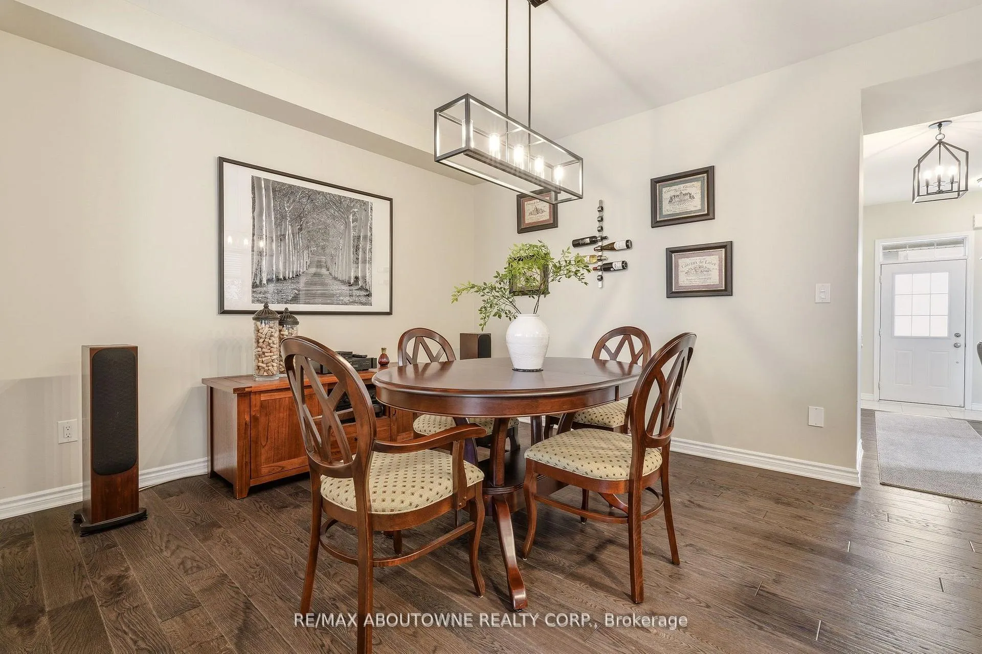 Photo 6 of 130 Stillwater Crescent, Hamilton, Waterdown — HOMEH