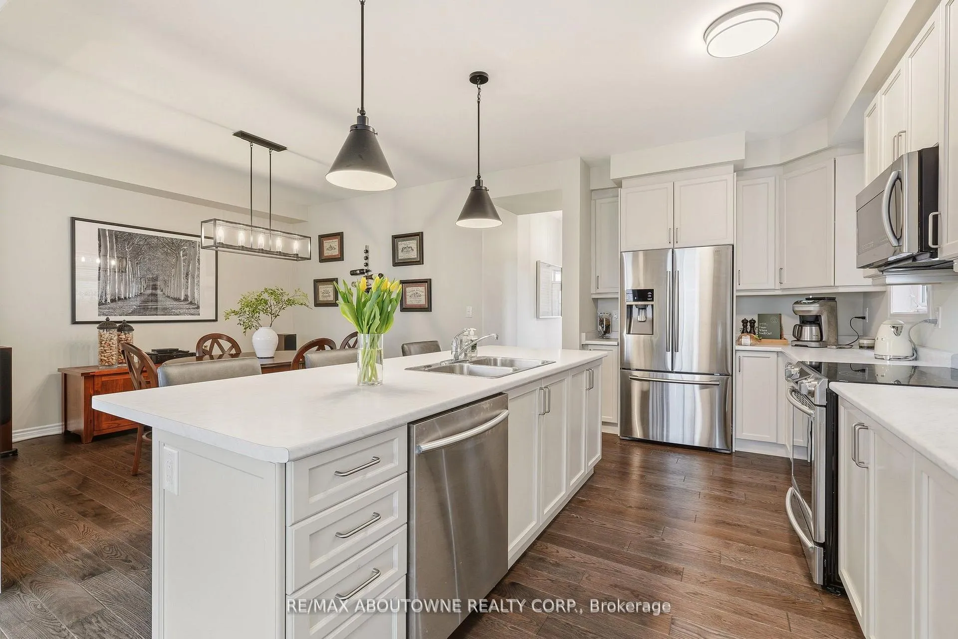 Photo 12 of 130 Stillwater Crescent, Hamilton, Waterdown — HOMEH
