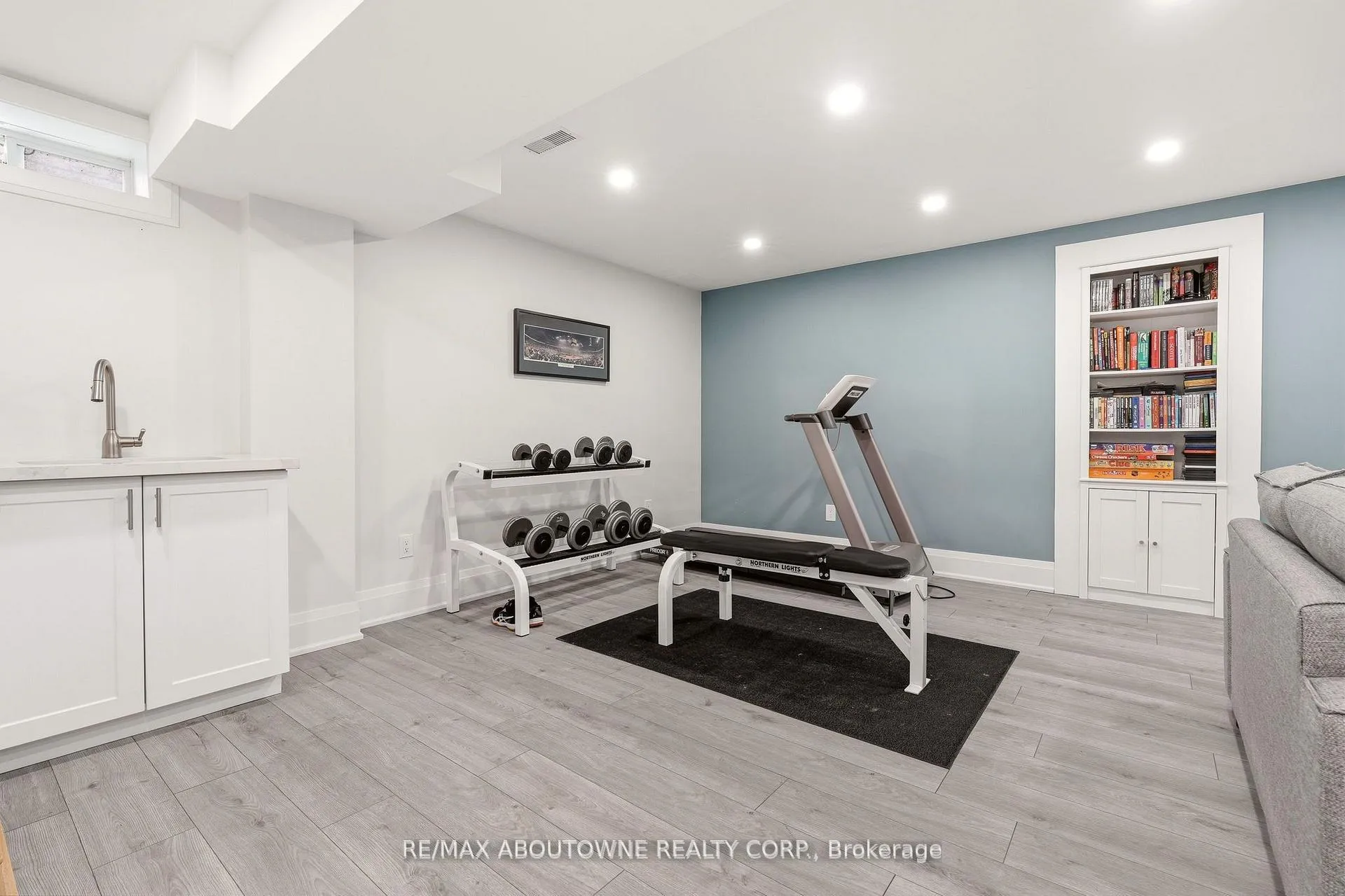 Photo 29 of 130 Stillwater Crescent, Hamilton, Waterdown — HOMEH
