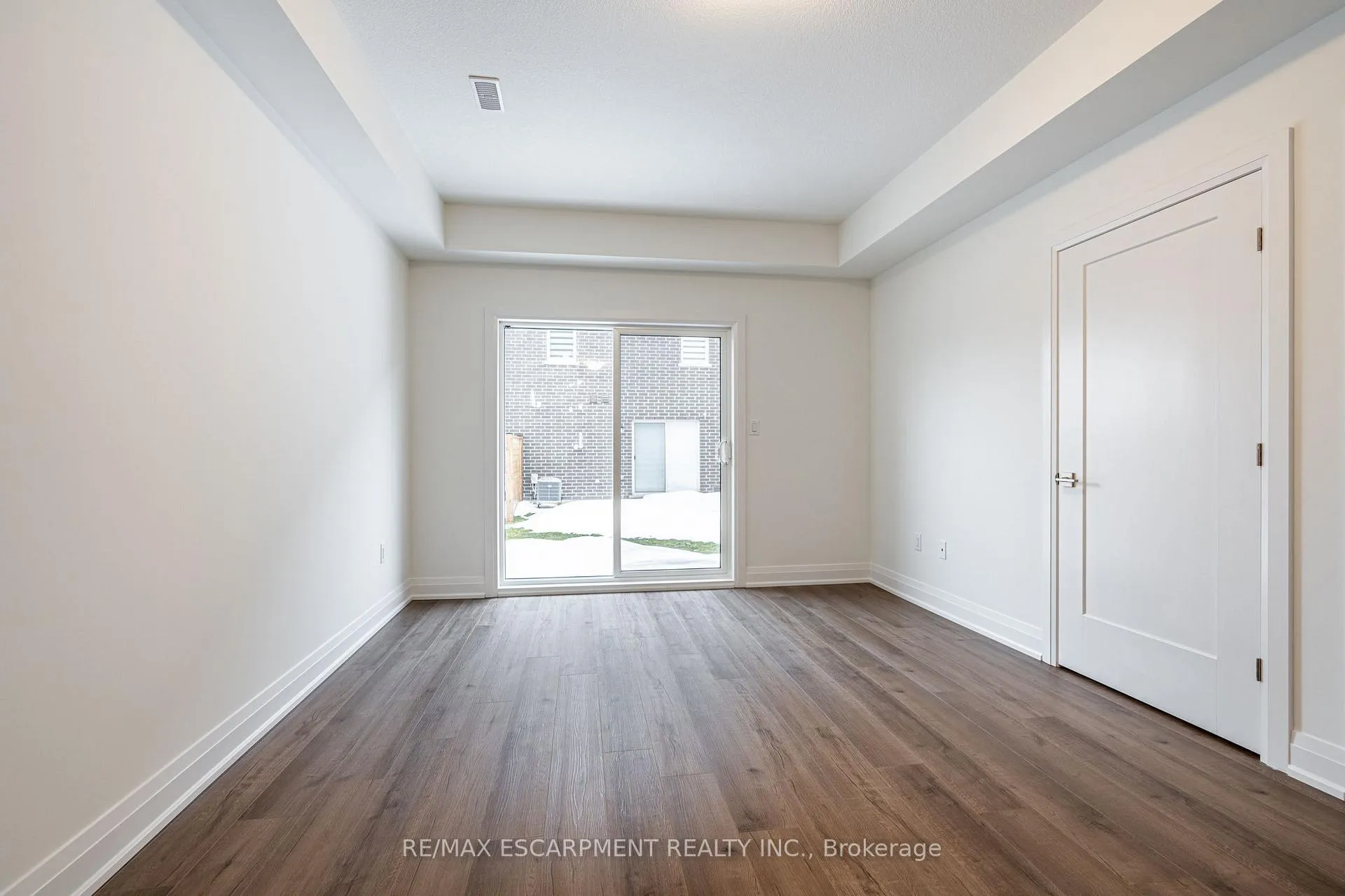 Photo 9 of 18 Clear Valley Lane, Hamilton, Mount Hope — HOMEH