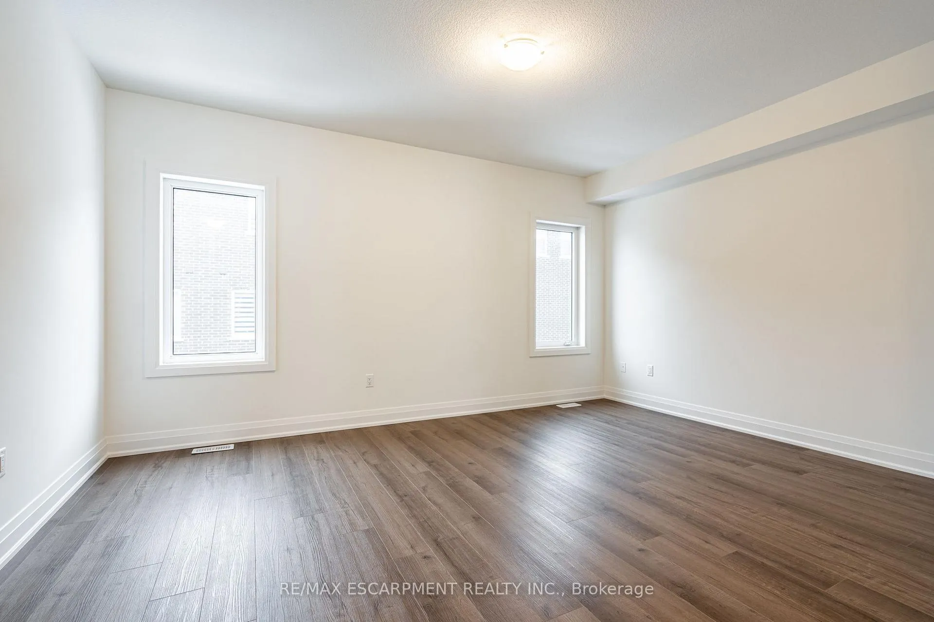 Photo 10 of 18 Clear Valley Lane, Hamilton, Mount Hope — HOMEH