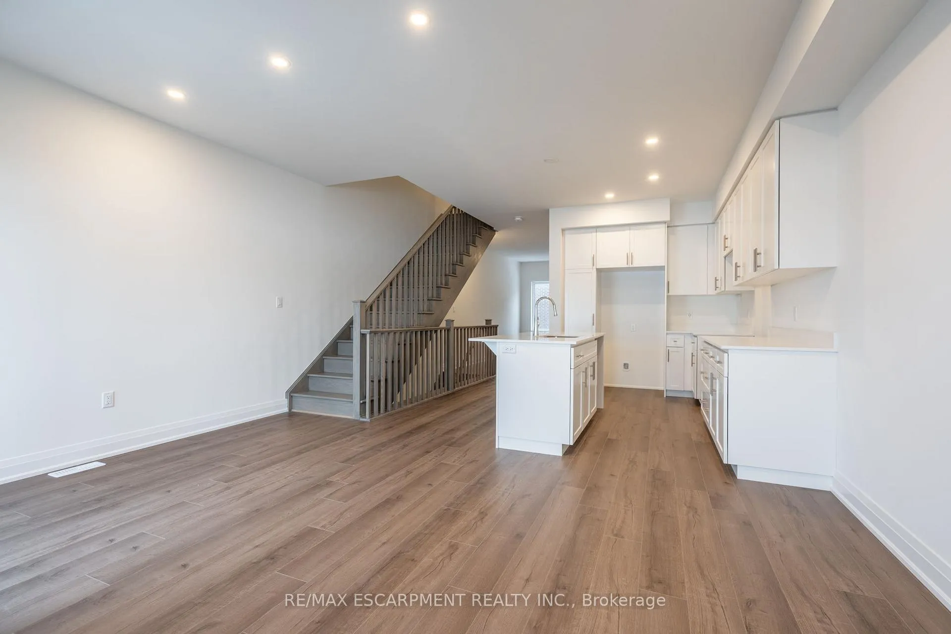 Photo 16 of 18 Clear Valley Lane, Hamilton, Mount Hope — HOMEH