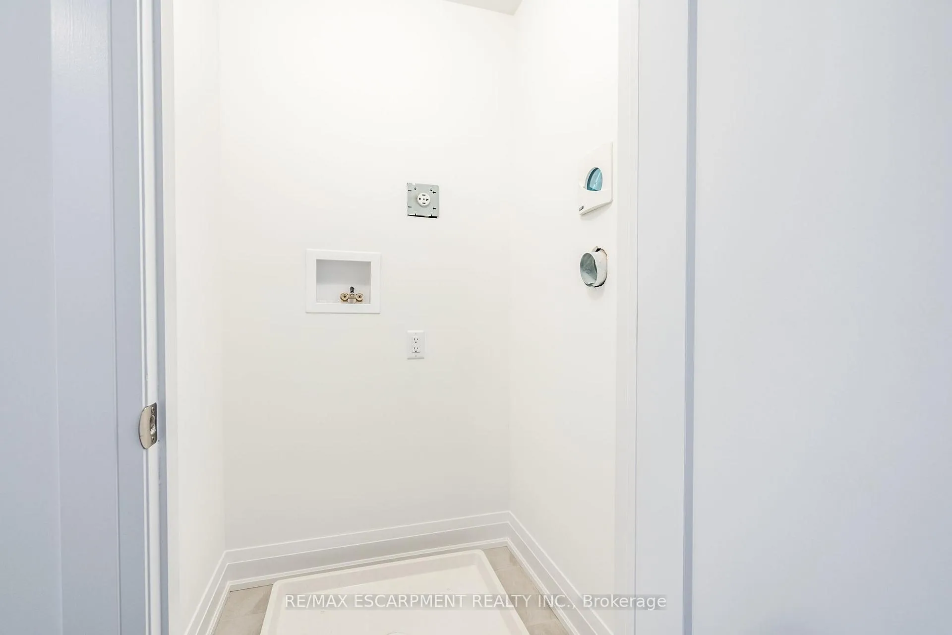 Photo 21 of 18 Clear Valley Lane, Hamilton, Mount Hope — HOMEH