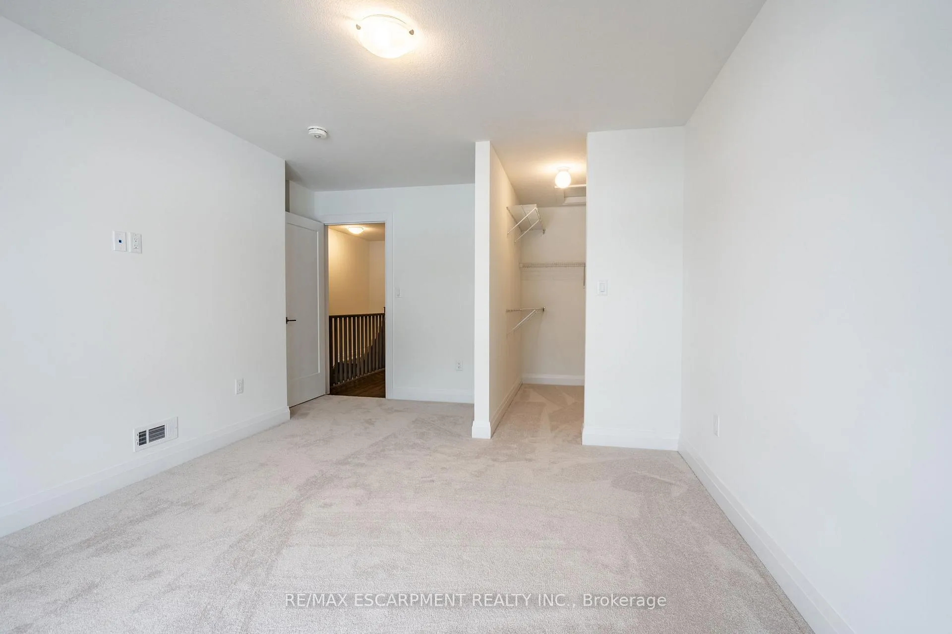 Photo 23 of 18 Clear Valley Lane, Hamilton, Mount Hope — HOMEH
