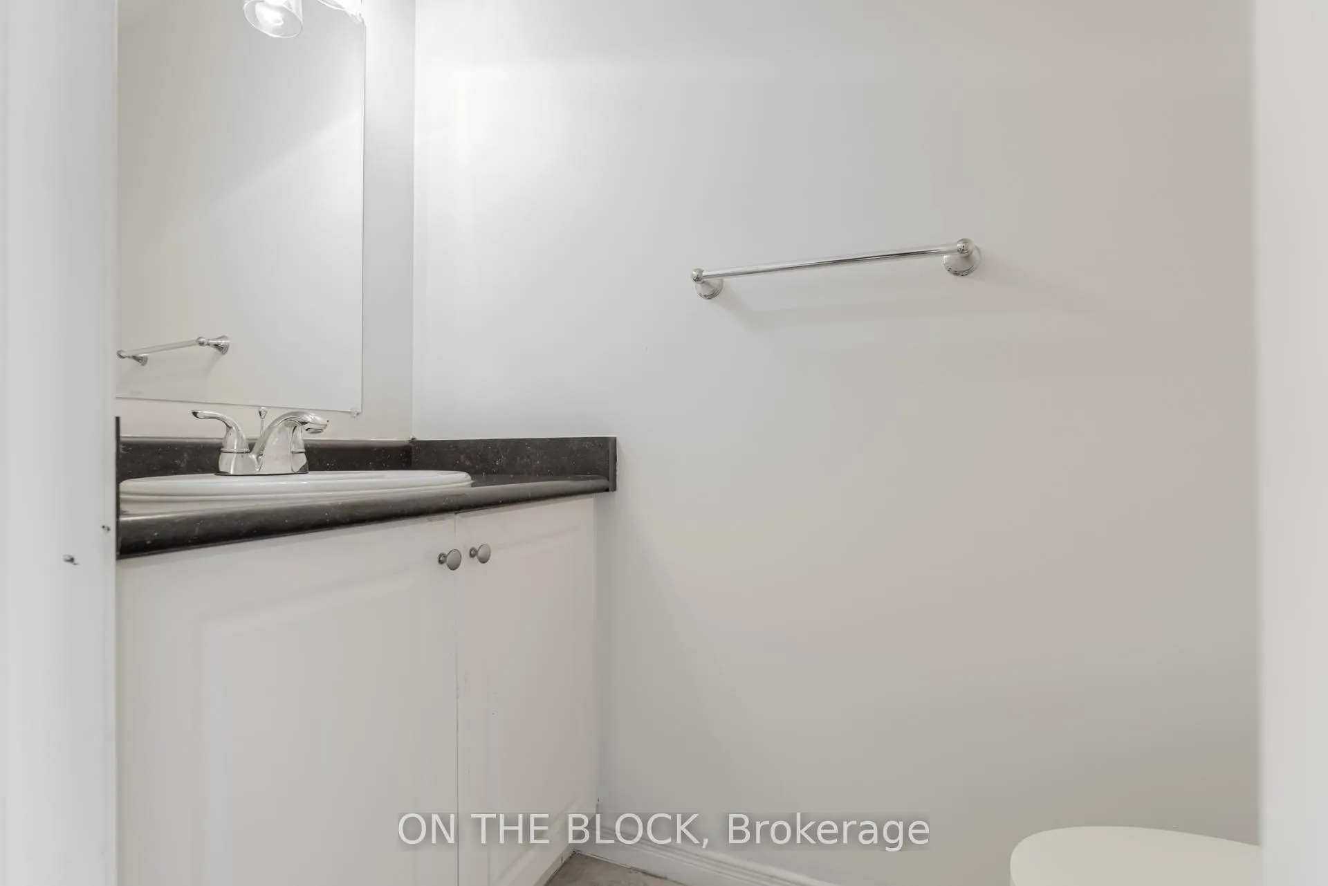 Photo 8 of 47 Carleton Place, Brampton, Bramalea West Industrial — HOMEH