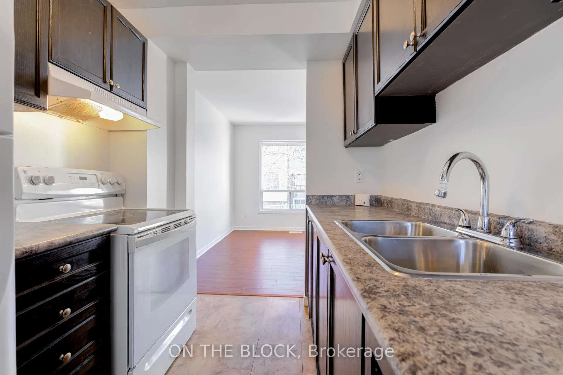 Photo 14 of 47 Carleton Place, Brampton, Bramalea West Industrial — HOMEH