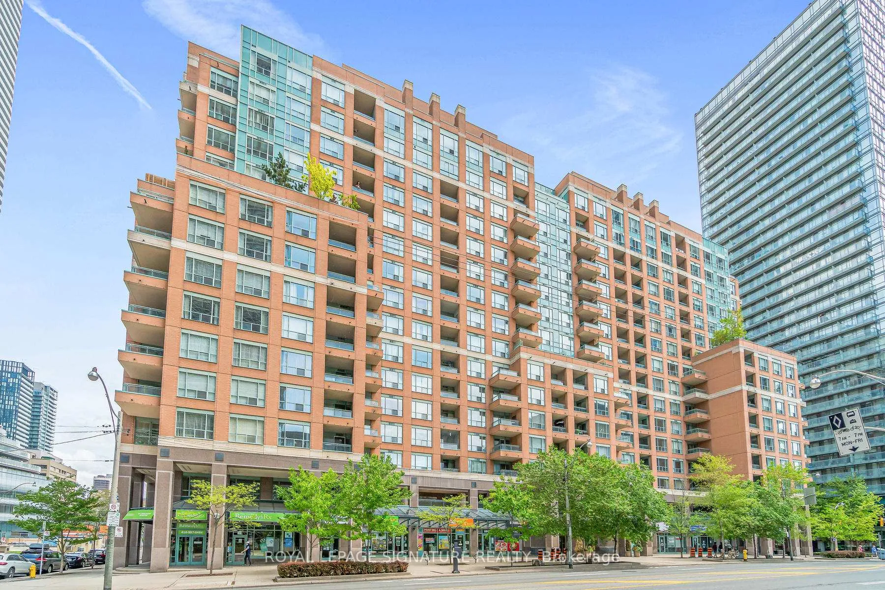 Front of Unit 606, 887 Bay Street