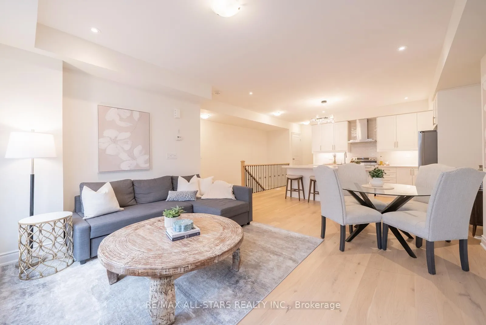 Photo 16 of 12 Griffith Street, Aurora, Bayview Northeast — HOMEH