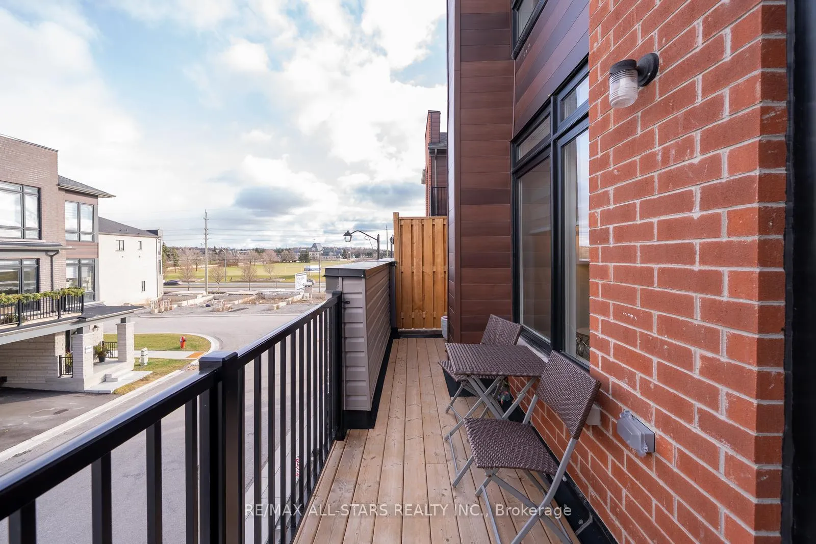 Photo 32 of 12 Griffith Street, Aurora, Bayview Northeast — HOMEH