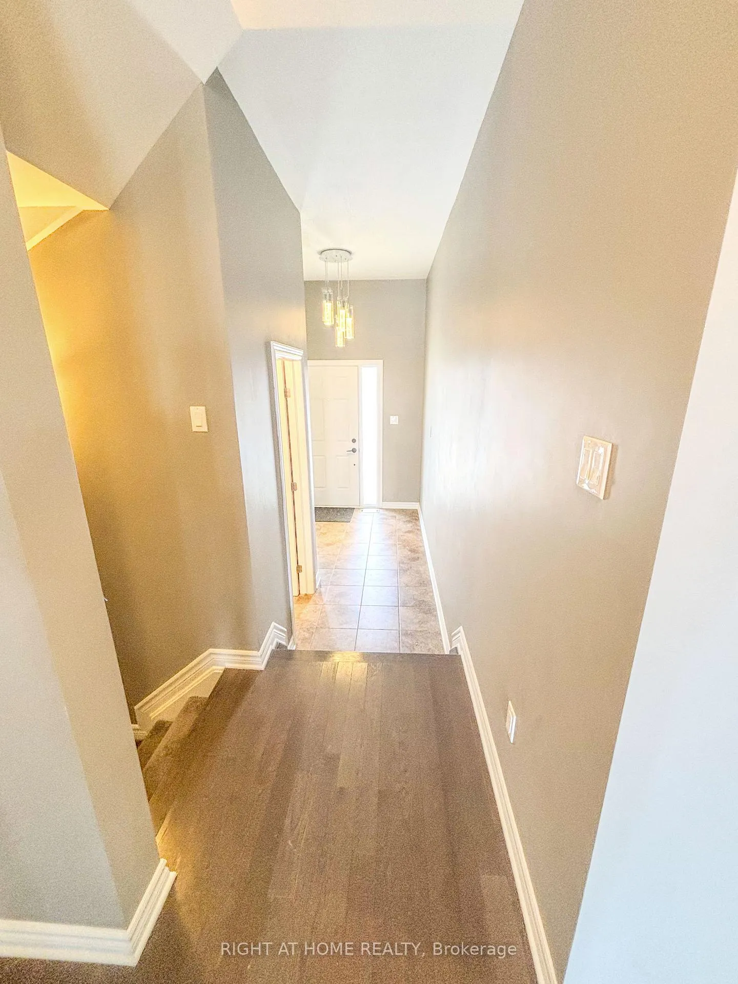 Photo 5 of 1152 Northgraves Crescent, Ottawa, Kanata - Emerald Meadows/Trailwest — HOMEH