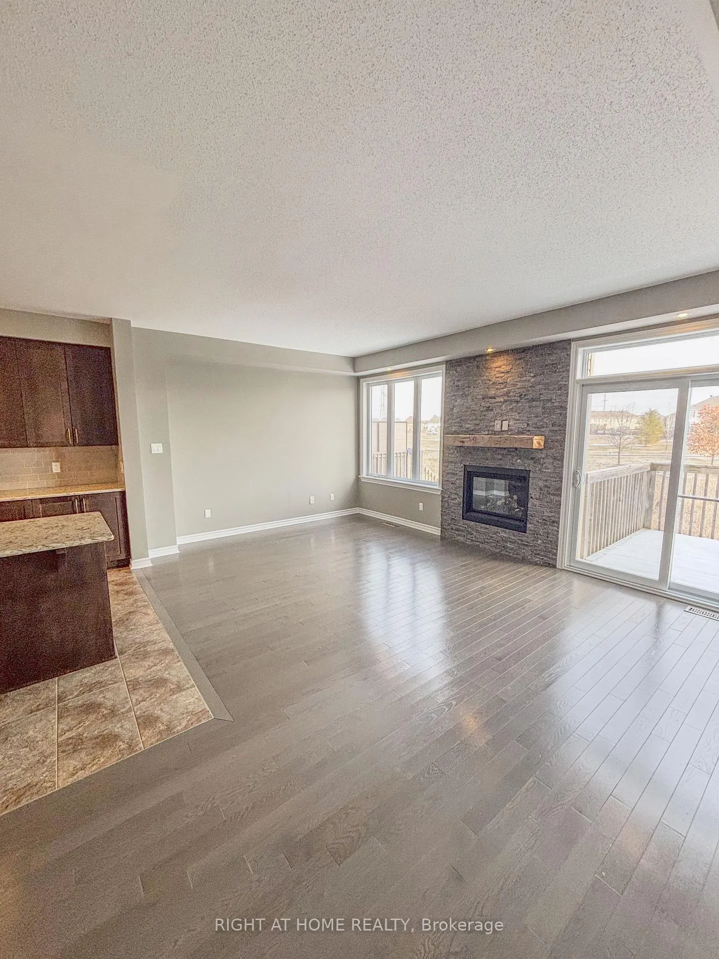 Photo 8 of 1152 Northgraves Crescent, Ottawa, Kanata - Emerald Meadows/Trailwest — HOMEH