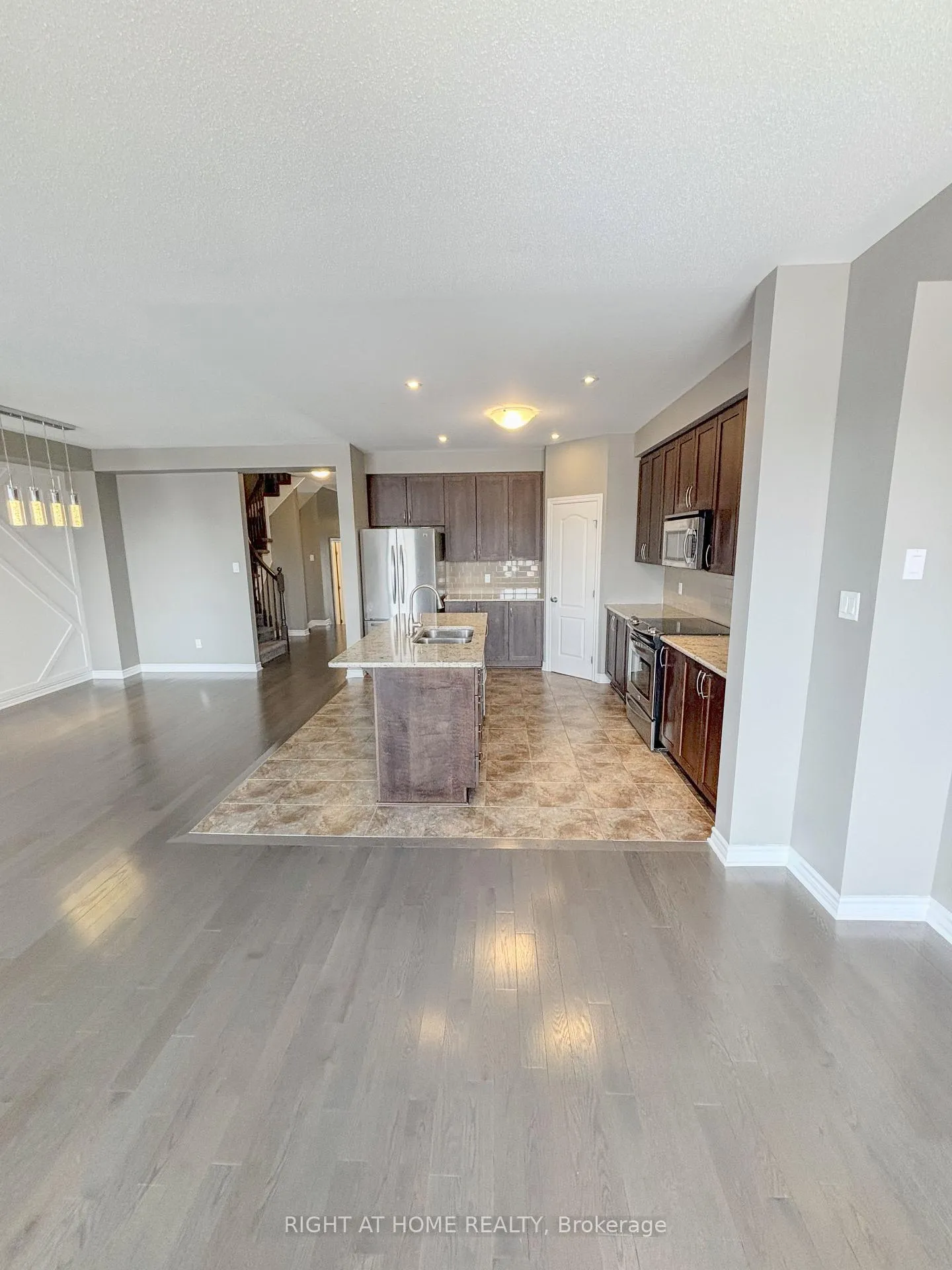 Photo 12 of 1152 Northgraves Crescent, Ottawa, Kanata - Emerald Meadows/Trailwest — HOMEH