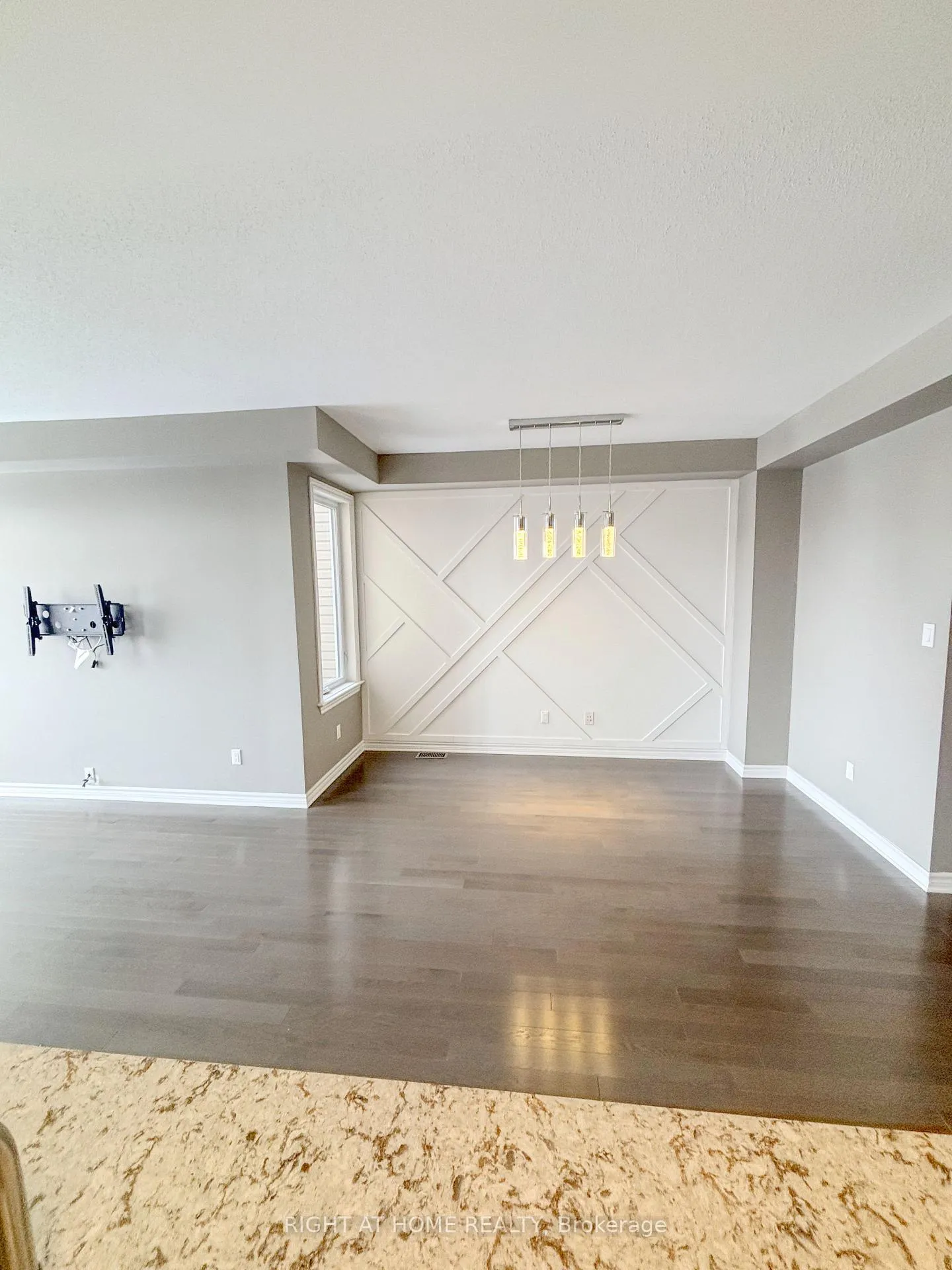 Photo 13 of 1152 Northgraves Crescent, Ottawa, Kanata - Emerald Meadows/Trailwest — HOMEH