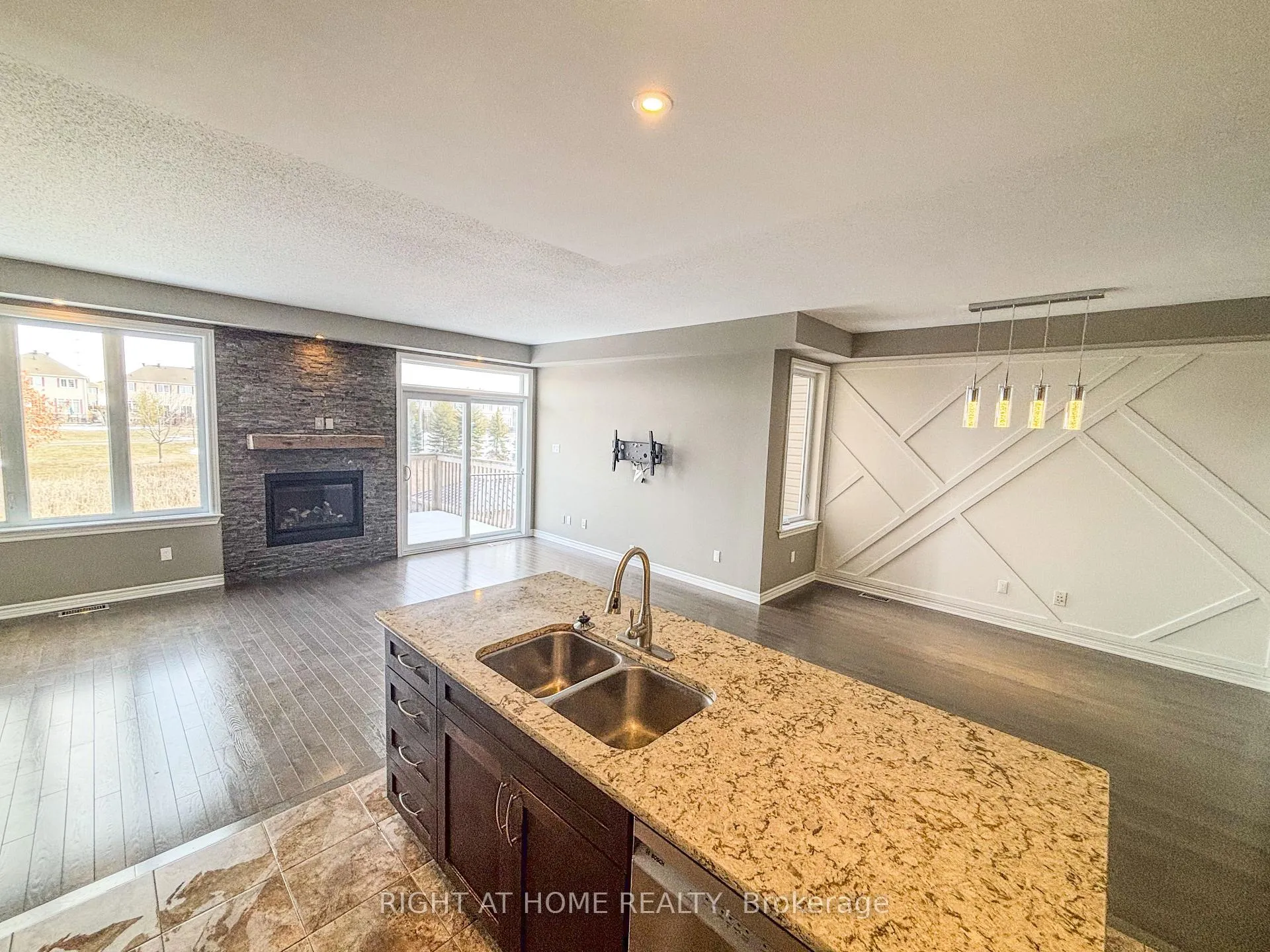 Photo 14 of 1152 Northgraves Crescent, Ottawa, Kanata - Emerald Meadows/Trailwest — HOMEH