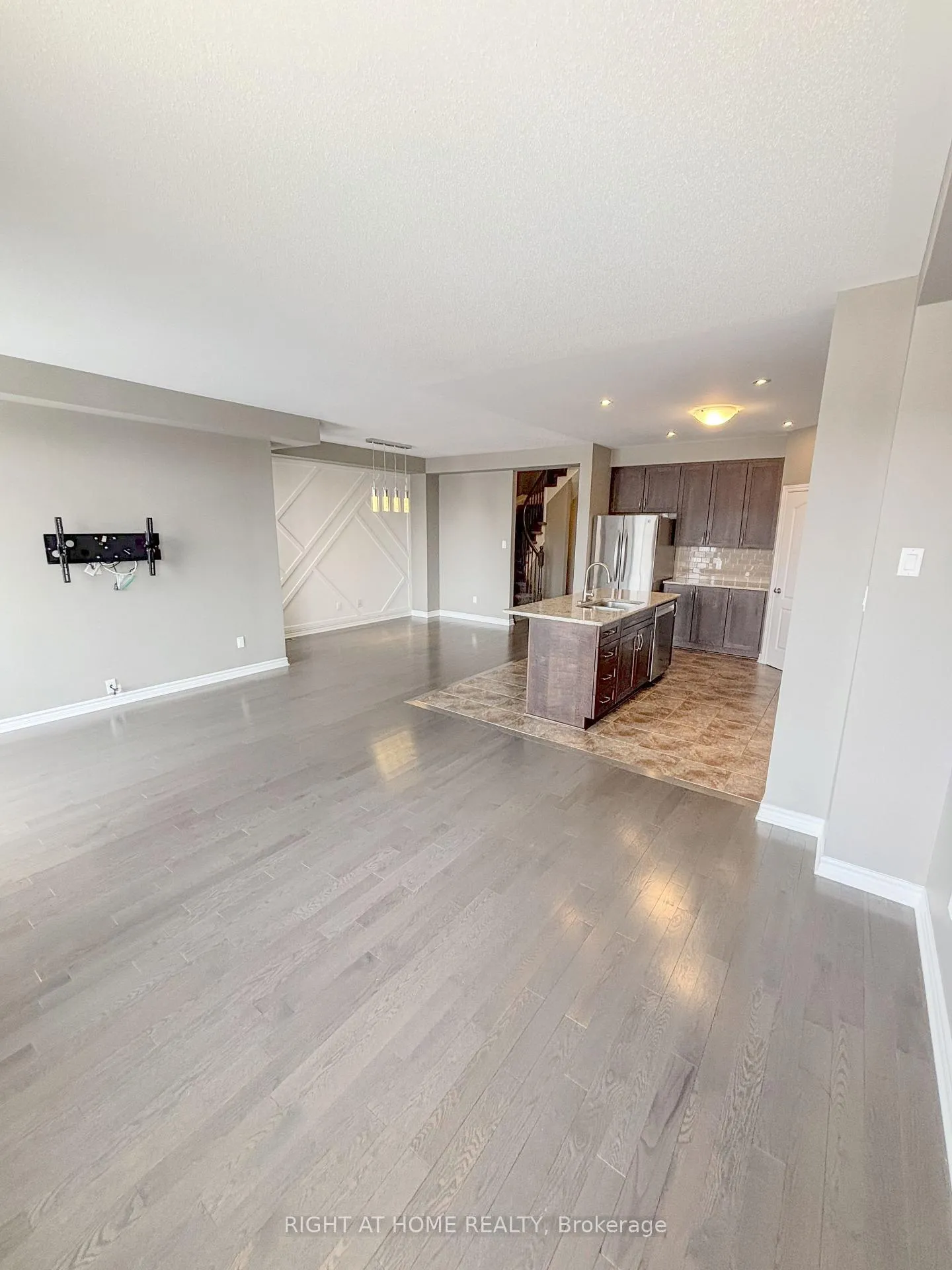 Photo 15 of 1152 Northgraves Crescent, Ottawa, Kanata - Emerald Meadows/Trailwest — HOMEH