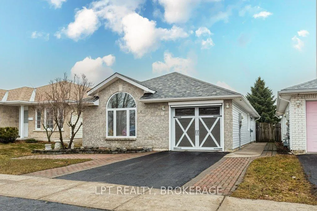 Photo 1 of 11 Wilfred Crescent E, Kingston, Rideau — HOMEH