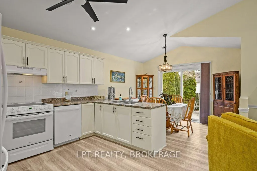 Photo 7 of 11 Wilfred Crescent E, Kingston, Rideau — HOMEH