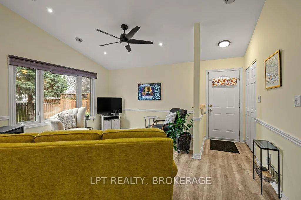 Photo 11 of 11 Wilfred Crescent E, Kingston, Rideau — HOMEH