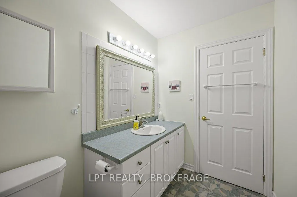 Photo 16 of 11 Wilfred Crescent E, Kingston, Rideau — HOMEH