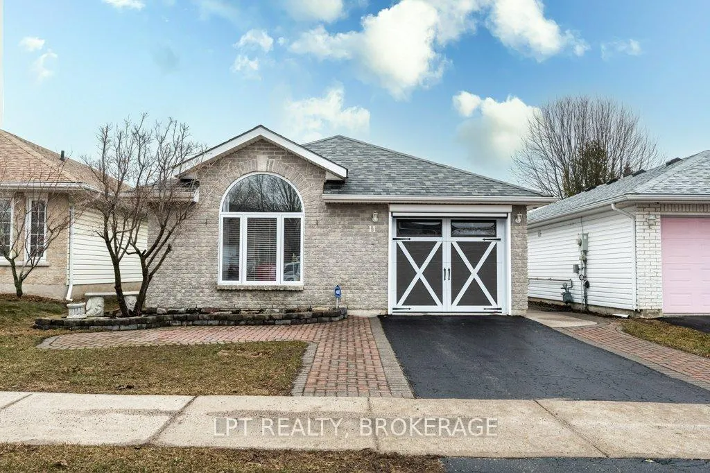 Photo 23 of 11 Wilfred Crescent E, Kingston, Rideau — HOMEH