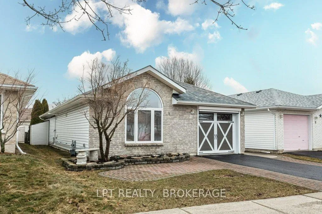 Photo 24 of 11 Wilfred Crescent E, Kingston, Rideau — HOMEH