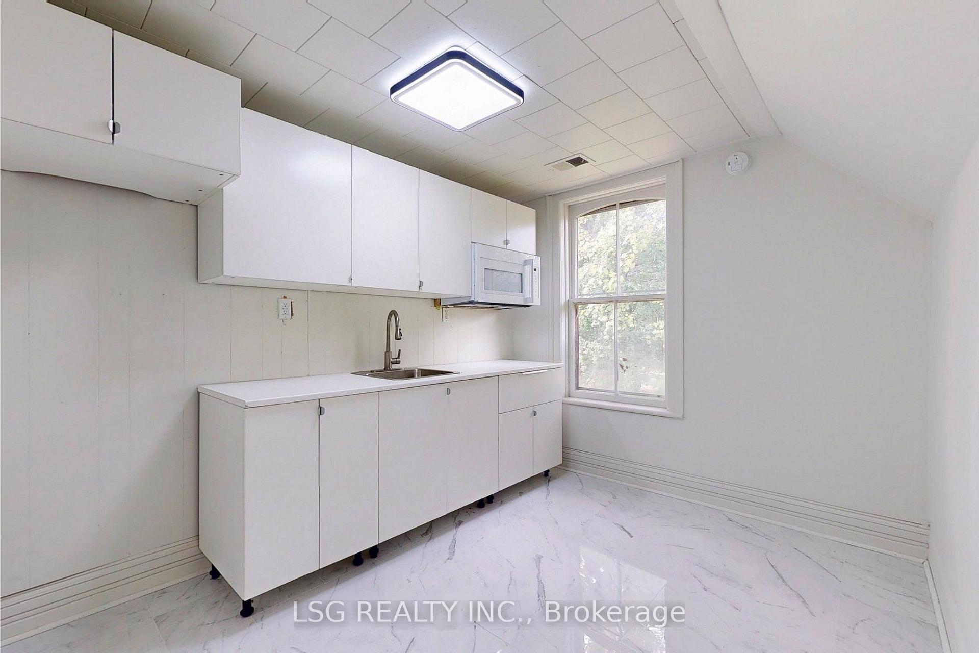 Photo 6 of Unit Upper, 754 The Queensway, Georgina, Keswick South — HOMEH