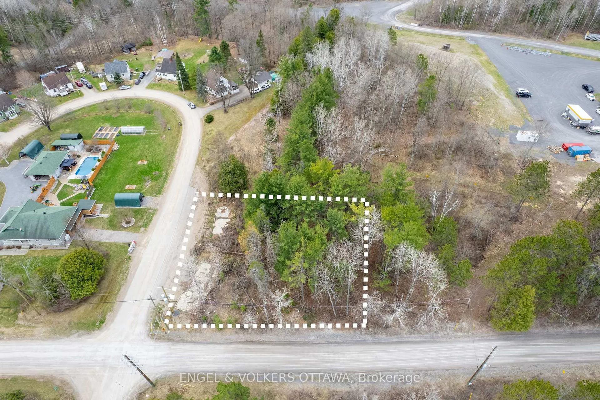 Photo 3 of Lot 10 Devlin Crescent, McNab/Braeside, Mcnab/Braeside Twps — HOMEH