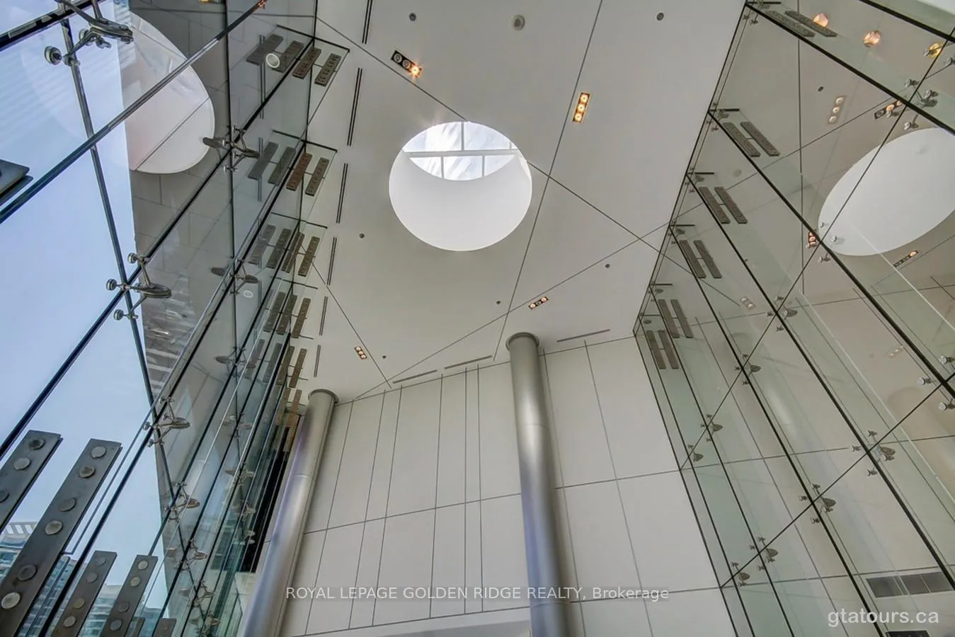 Photo 6 of Unit 5809, 14 York Street, Toronto, Waterfront Communities — HOMEH