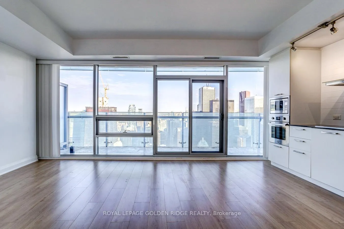 Photo 10 of Unit 5809, 14 York Street, Toronto, Waterfront Communities — HOMEH