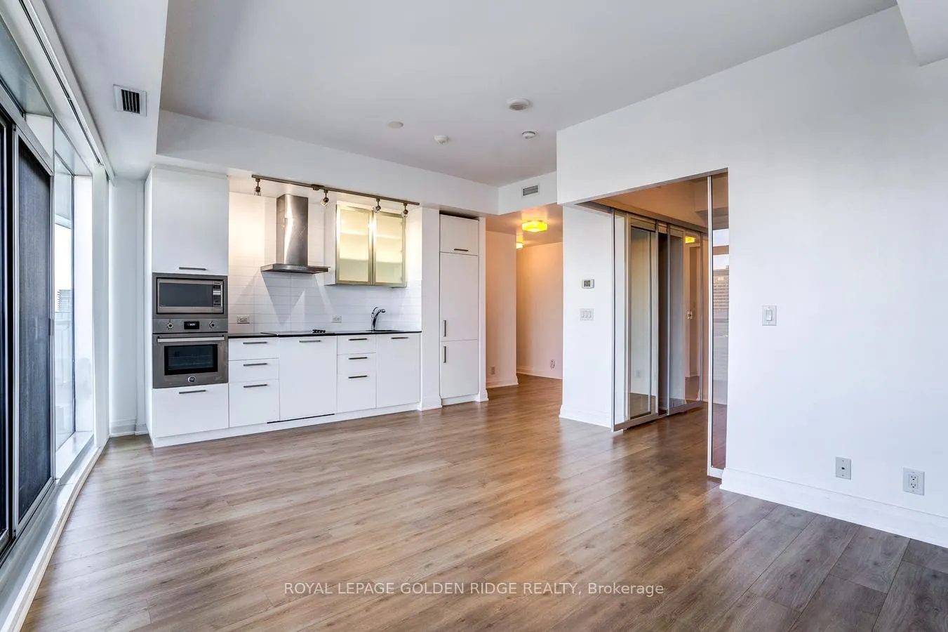 Photo 12 of Unit 5809, 14 York Street, Toronto, Waterfront Communities — HOMEH