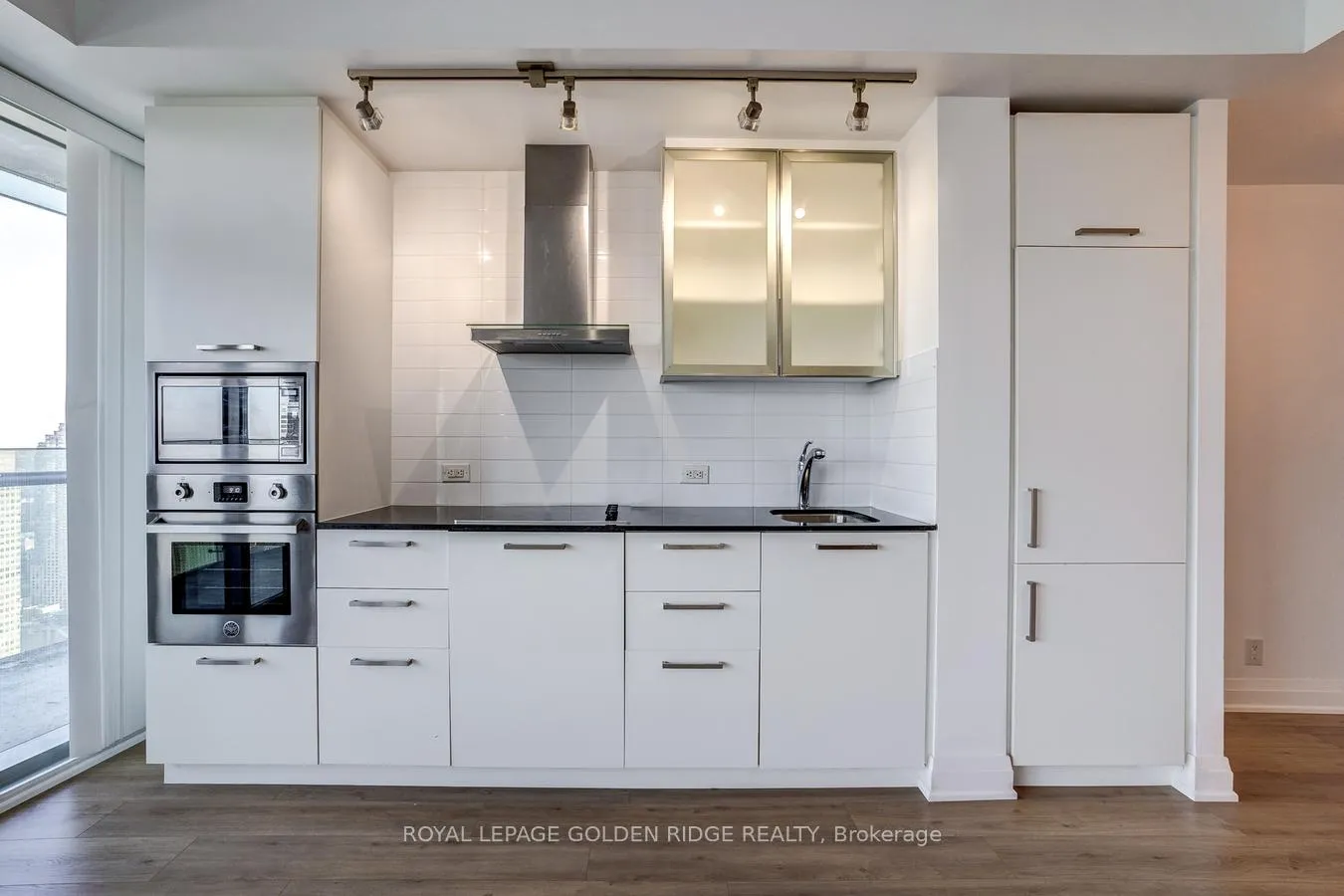 Photo 14 of Unit 5809, 14 York Street, Toronto, Waterfront Communities — HOMEH