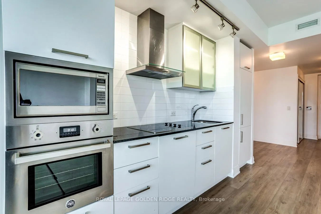 Photo 16 of Unit 5809, 14 York Street, Toronto, Waterfront Communities — HOMEH
