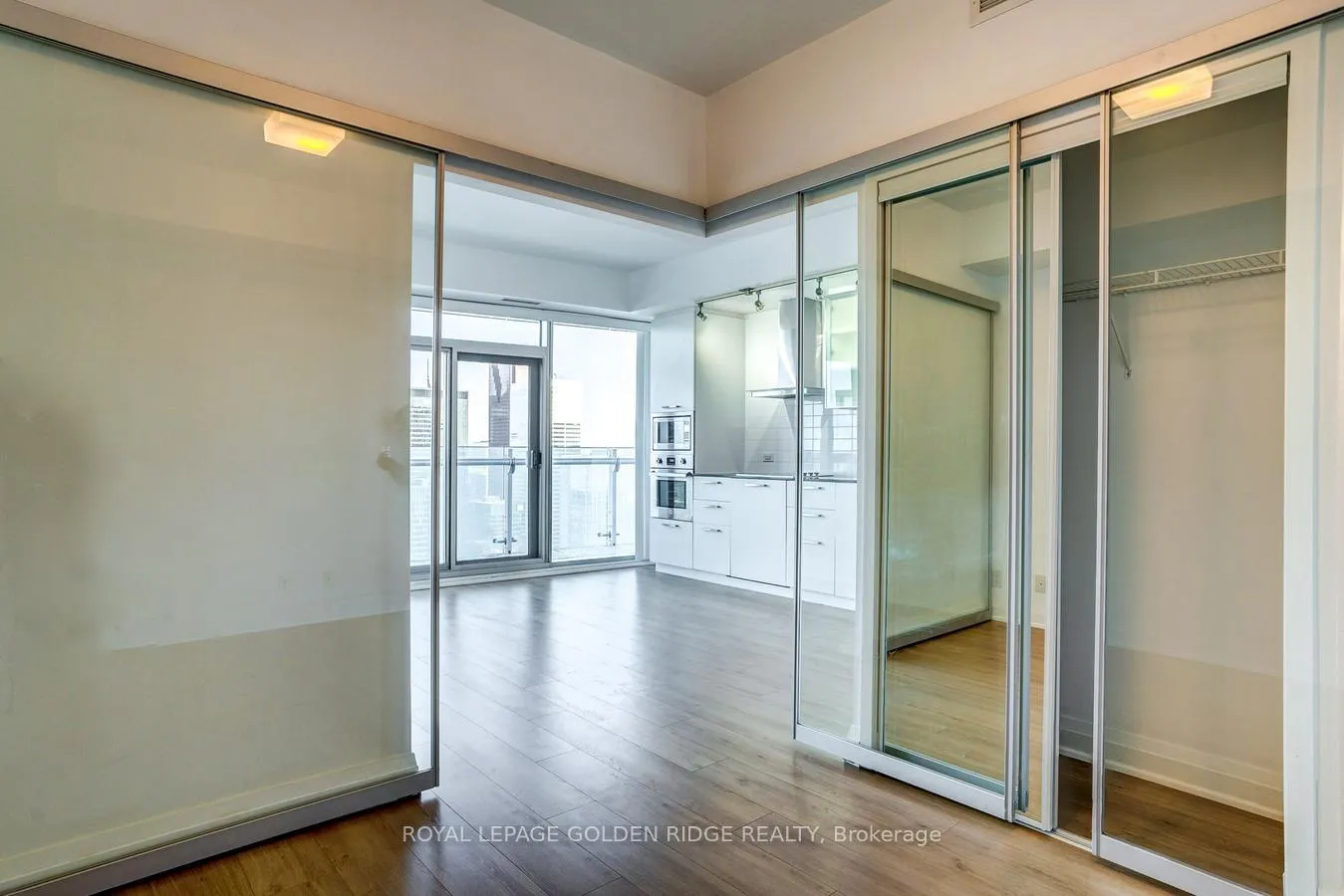 Photo 18 of Unit 5809, 14 York Street, Toronto, Waterfront Communities — HOMEH