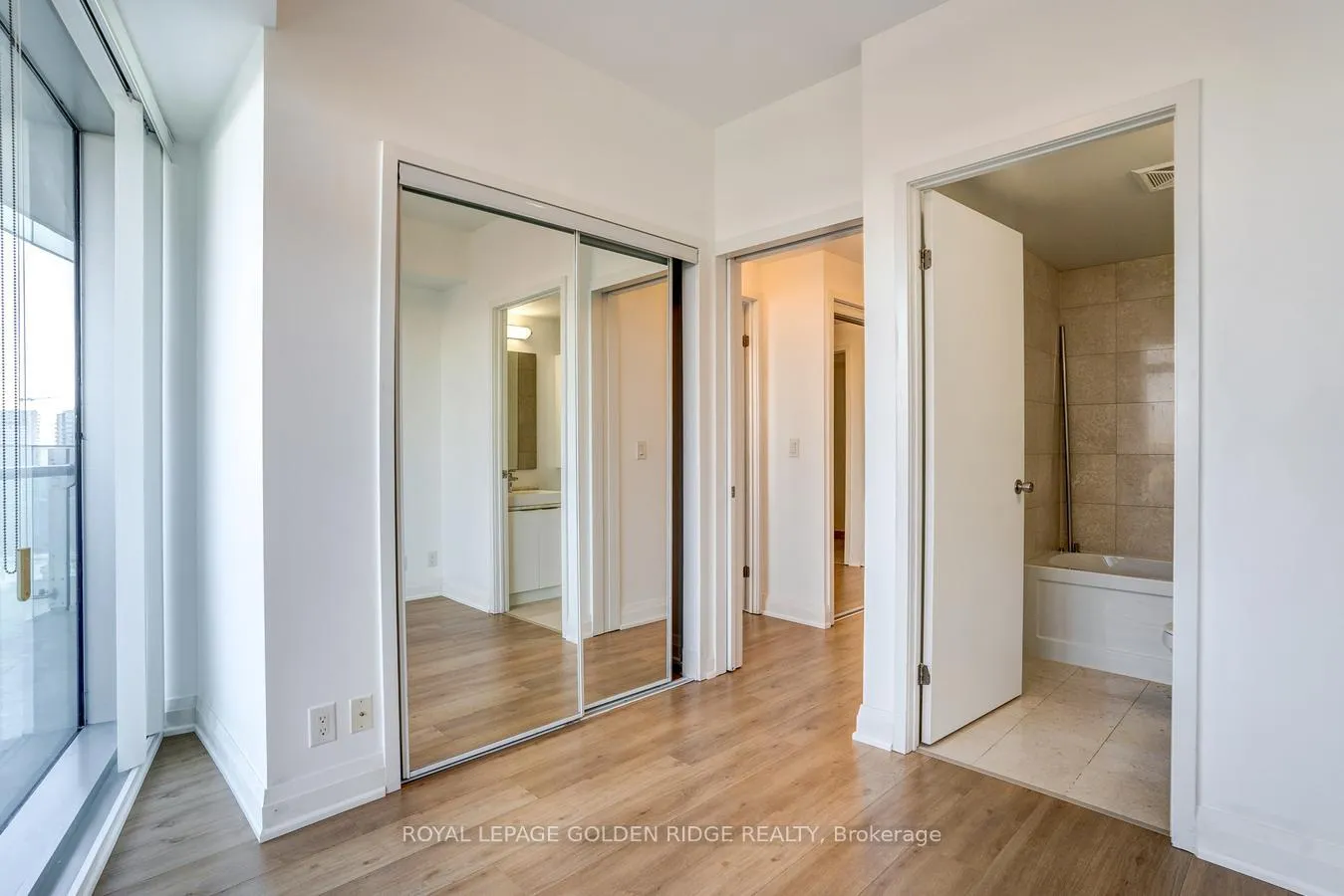 Photo 22 of Unit 5809, 14 York Street, Toronto, Waterfront Communities — HOMEH
