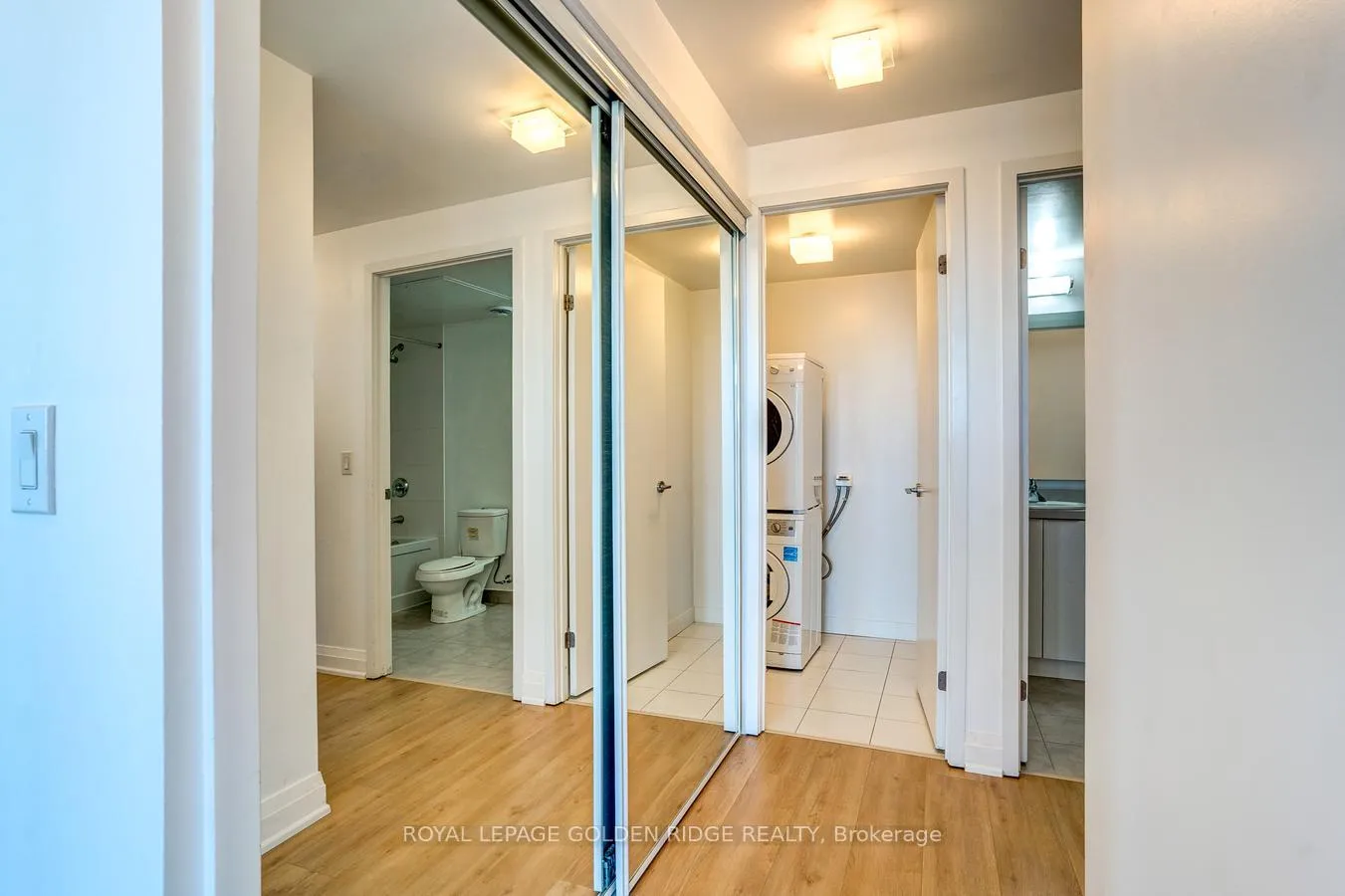 Photo 23 of Unit 5809, 14 York Street, Toronto, Waterfront Communities — HOMEH