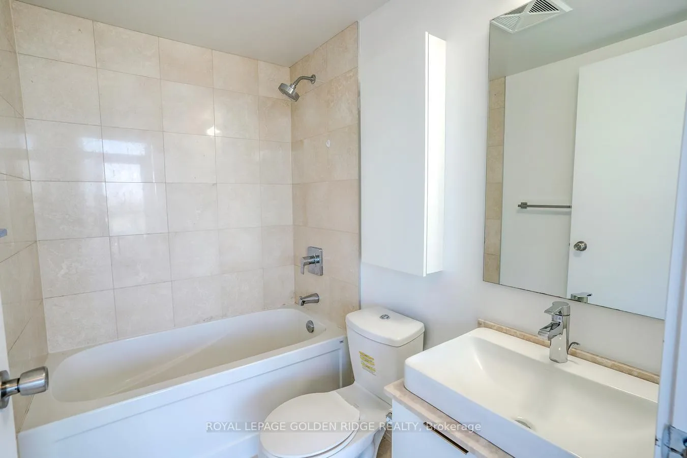 Photo 35 of Unit 5809, 14 York Street, Toronto, Waterfront Communities — HOMEH