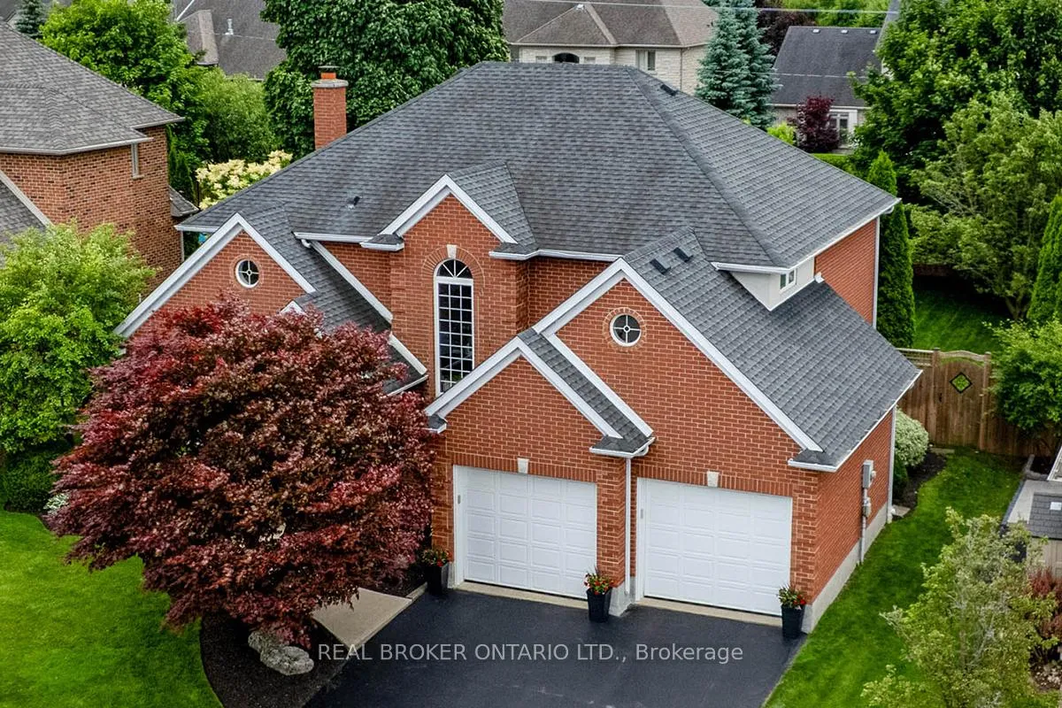 Photo 2 of 19 Pioneer Tower Crescent, Kitchener — HOMEH