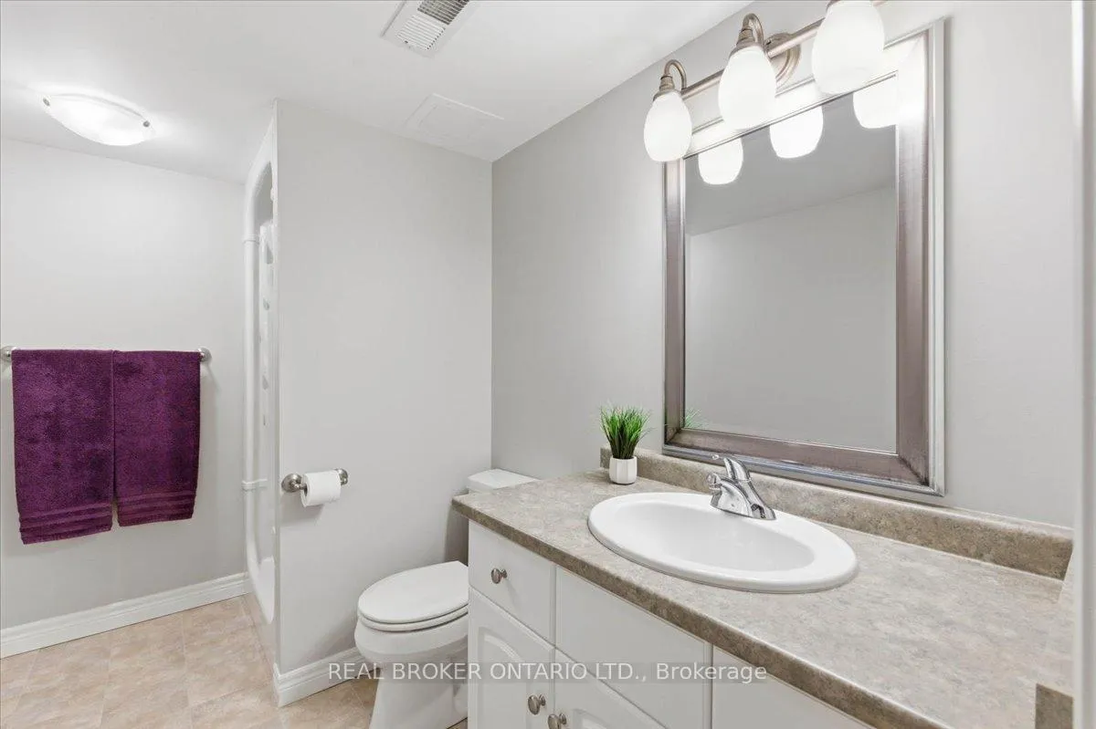Photo 34 of 19 Pioneer Tower Crescent, Kitchener — HOMEH