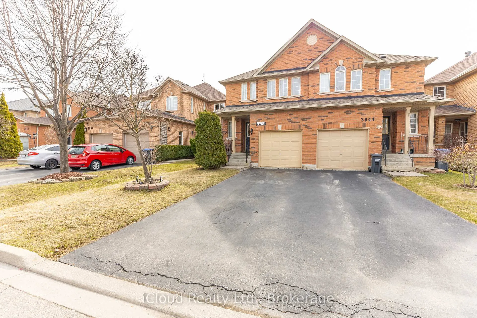 Front of 3842 Ridgepoint Way